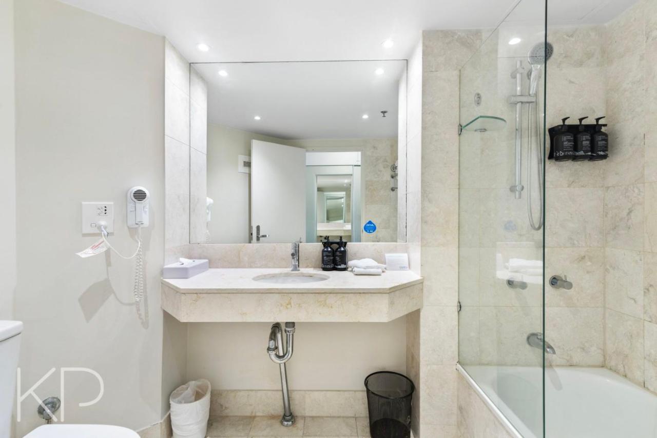 Hotel Apartments On 22 View Avenue, Surfers Paradise Gold Coast Exterior photo